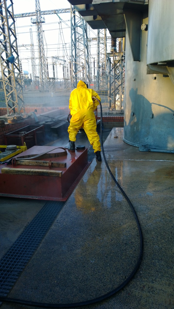 ECRT industrial environmental cleaning operation