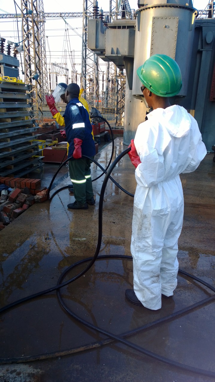 ECRT environmental response personnel conducting field operations